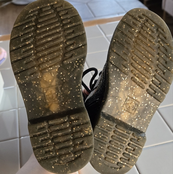 Dr. Martens• 1460 J Child Glitter Lace Up Combat Boot. Sz 12 - Picture 10 of 10